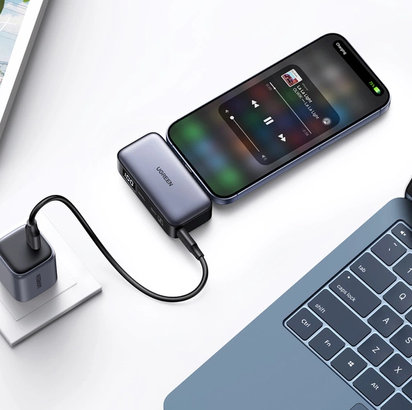 Ugreen PB503 5000mAh powerbank with USB-C port and integrated USB-C connector